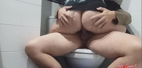  School girl Fucks a stranger in public Toilet until Creampie